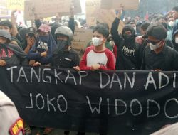 Aliansi Pemuda dan Mahasiswa Demo di Mapolda Sumut, Minta Jokowi Ditangkap