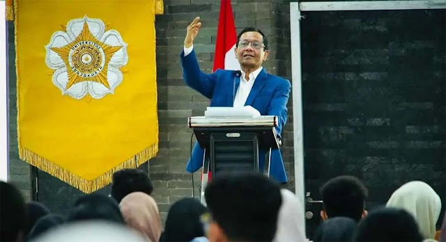 Prabowo Gaungkan Koalisi Permanen, Mahfud Serukan Kampus Jadi Oposisi Kritis Pemerintah