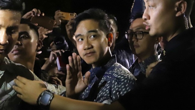 Wapres Gibran Minta Publik Laporkan Jika Ada Kendala, Netizen Beri Balasan Menohok: Lu Masalah Utamanya!