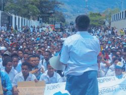 Heboh! Siswa di Papua Demo Tolak MBG: Kami Bisa Cari Makan Sendiri!