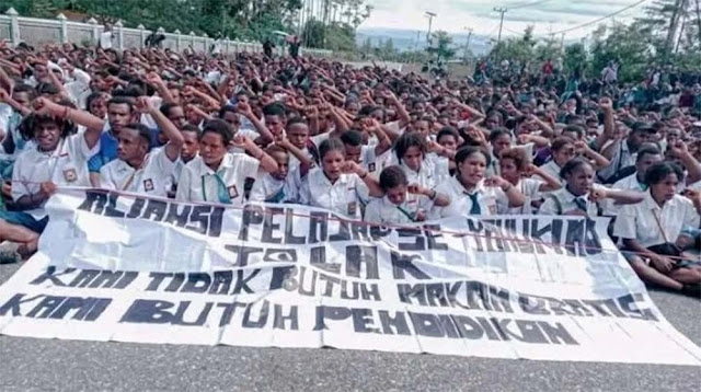 Imbas Demo Tolak MBG, Prabowo Kini Diusulkan Agar Gratiskan Sekolah Anak-anak Papua, Bisa Gak?