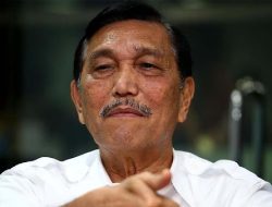 Heboh Tagar Indonesia Gelap, Luhut: Kau yang Gelap!