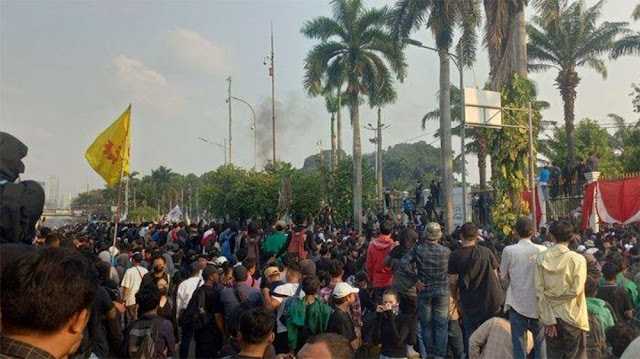 Puncak Demo Indonesia Gelap Akan Digelar Secara Besar-besar saat Pelantikan Kepala Daerah