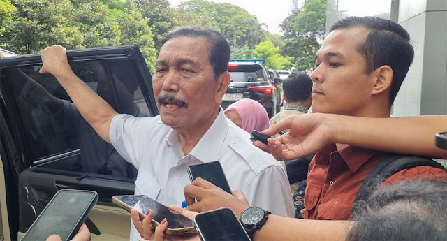 Ramai Tagar Indonesia Gelap, Luhut: Kau yang Gelap, Bukan Indonesia...