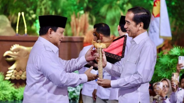 Prabowo Tak Ingin Berpisah dari Jokowi, Analis: Saling Lindung Antar Presiden, Ada Apa?