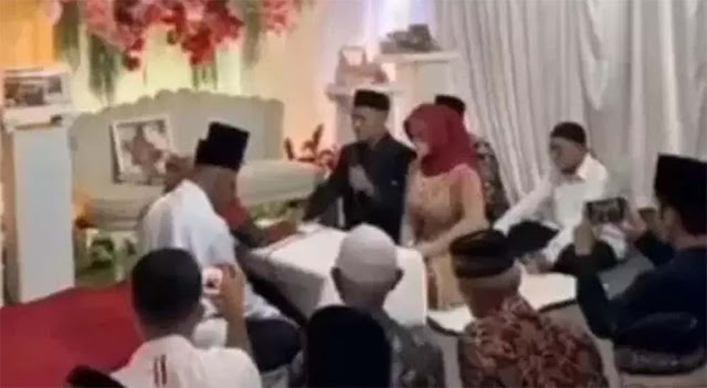 Seusai Video Syur Viral, Bu Guru Salsa Dinikahi Guru Komputer