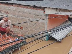 Ngerinya Banjir Jakarta, 77 RT Lumpuh Total: Kel. Gedong Jakarta Timur Kelelep 5 Meter!