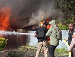 Bentrok Berdarah Pendukung Cabup di Puncak Jaya Papua: Rumah-rumah Dibakar, 1 Orang Tewas!