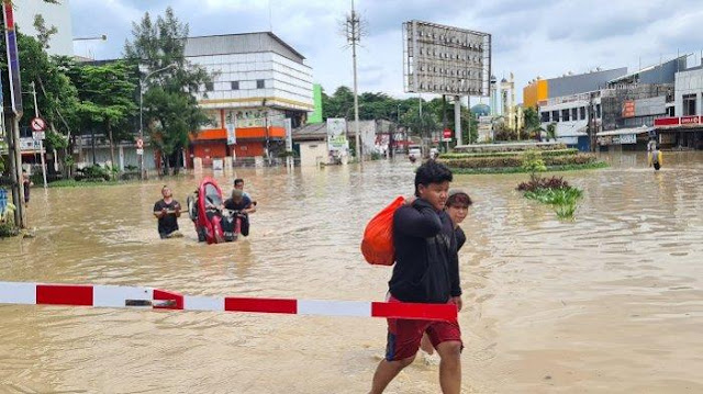 Bekasi Dilanda Banjir Parah, Presiden Prabowo Perintahkan BNPB Segera Bergerak