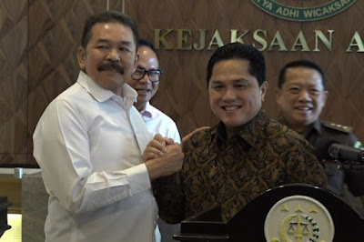 IPW Sebut Pertemuan Jaksa Agung dengan Erick Thohir Terlarang Secara Etik Hukum