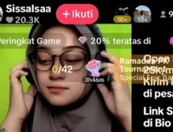 Bu Guru Salsa Pemeran Puluhan Video Syur Kembali Live TikTok Bersama Seorang Pria Sambil Main...