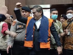 Hasto Tiba di Pengadilan jelang Sidang, Disambut Teriakan Merdeka dari Simpatisan