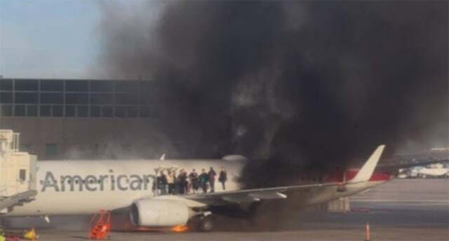 Pesawat American Airlines Terbakar di Bandara Denver, 178 Penumpang Dievakuasi