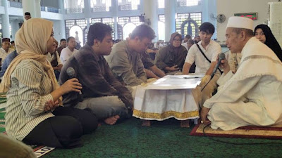 Kakak-Adik Masuk Islam, Seorang Cewek Ikrar Syahadat Air Matanya Langsung Mengalir