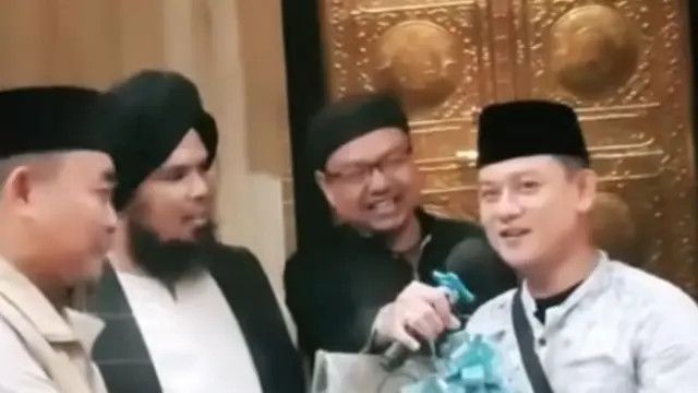 Merasa Ditodong Ustaz Derry Sulaiman, Bobon Santoso Belum 100% Yakin Mualaf