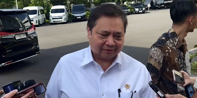 Airlangga Bantah Isu Reshuffle: Saya Tetap Bekerja Tidak Ada Rencana Mundur!