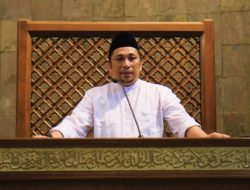 Ceramah Feri Amsari di Masjid UGM: Danantara Itu Silsilahnya Satu Keluarga Semua!