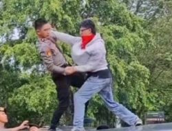 Viral Demo Tolak RUU TNI di DPRD Sulut Ricuh, Pendemo Vs Polisi Duel di Atas Truk