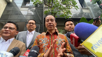 Akhirnya Jokowi Perlihatkan Ijazah Aslinya, Ini Alasannya…