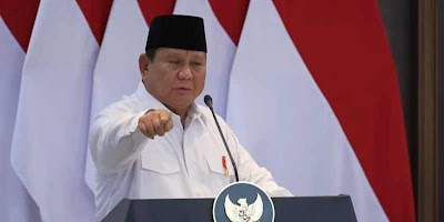Prabowo Sentil Polemik Ijazah Jokowi, Khawatir Ijazahnya juga Ditanya-tanya