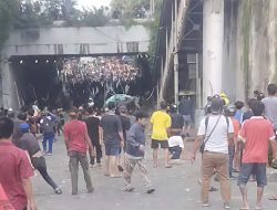 Jeda Tiga Hari, Tawuran Warga Leg Kedua Kembali Pecah di Underpass Manggarai!