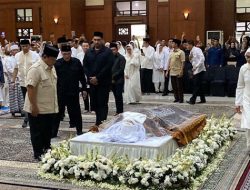 Prabowo Melayat ke Bapak Pencak Silat Dunia Eddie Marzuki Nalapraya