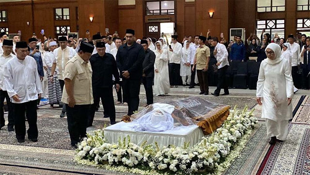 Prabowo Melayat ke Bapak Pencak Silat Dunia Eddie Marzuki Nalapraya