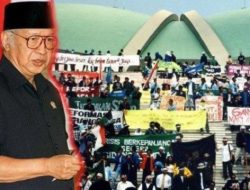 Cerita Cak Nun Soal Soeharto Lengser: Di Balik 21 Mei 1998 Yang Tak Semua Orang Tahu