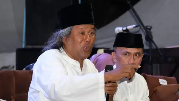 Gus Muwafiq Kritik Penggugat Ijazah UGM Jokowi: Kalian Berani Menggugat Ijazah Prabowo?