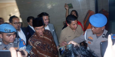 Tom Pasaribu: Polri Terlalu Membela Jokowi di Kasus Dugaan Ijazah Palsu