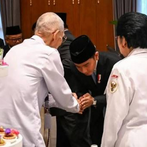 Berhadapan dengan Try Sutrisno, Gibran Tampak Canggung, Gegara Pak Try Dukung Pencopotan Gibran Jadi Wapres?