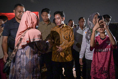 Gibran Memilih Mendengar Langsung Keluhan Korban Kebakaran Kapuk Muara