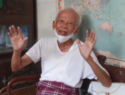 Saat Ditemui Rismon Sianipar, Kasmudjo Bantah sebagai Pembimbing Akademik Jokowi