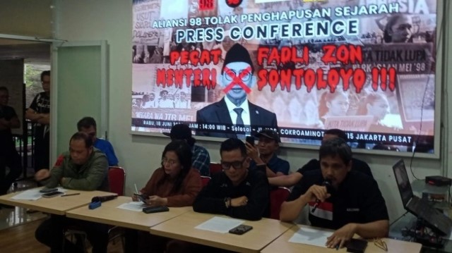 Tuntut Permintaan Maaf Fadli Zon, Aliansi Organ 98 Minta Prabowo Pecat Menteri Kebudayaan!