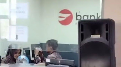 Oknum Pegawai Main Game Saat Antrean Panjang di Samsat Cikande Serang, Ini Penjelasan Bank Banten