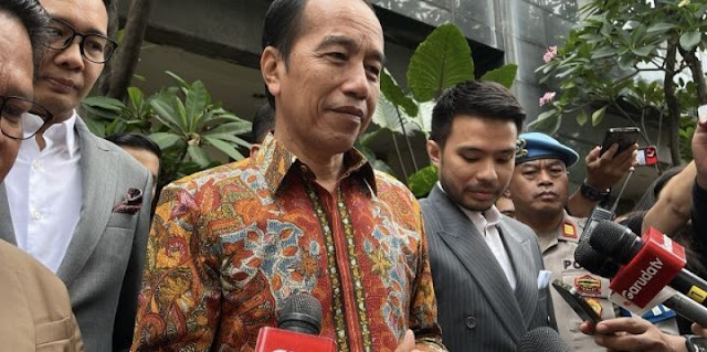 Bantahan Tim Hukum Jokowi Bertentangan dengan Akal Sehat