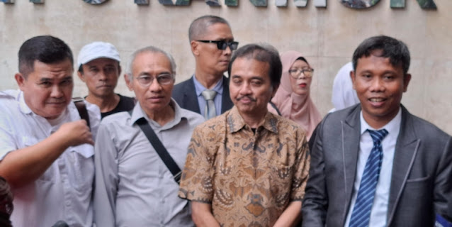 Roy Suryo Tolak Jawab Puluhan Pertanyaan Penyidik