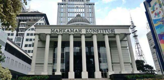 Pisahkan Keserentakan Pemilu, MK Langkahi Kewenangan?