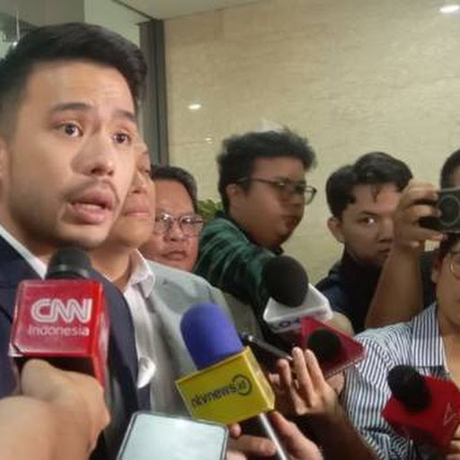 Ogah Tunjukin Ijazah Jokowi, Kuasa Hukum: Percaya Puslabfor atau Roy Suryo?