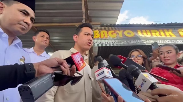 BATAL? Gibran Kaget Dapat Tugas Khusus ke Papua, Yusril dan Tito Silang Pendapat!