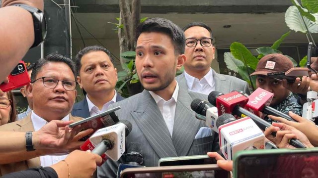 Panas! Pengacara Jokowi Balas Roy Suryo: Buat Apa Lihat Ijazah Asli, Percaya Lab Polisi atau Lab Anda?
