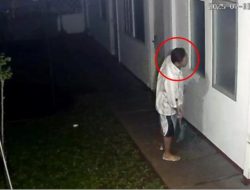 [UPDATE] Rekaman CCTV Ungkap Fakta Baru Kematian Diplomat Kemlu: Penjaga Kos Sempat Bolak-Balik & Mengintip Kamar Korban