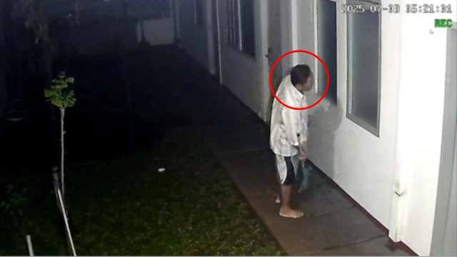 [UPDATE] Rekaman CCTV Ungkap Fakta Baru Kematian Diplomat Kemlu: Penjaga Kos Sempat Bolak-Balik & Mengintip Kamar Korban