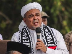 Panas Relawan Jokowi Sebut Rizieq Shihab Jadi Otak di Balik Gerakan Makzulkan Gibran, Apa Buktinya?