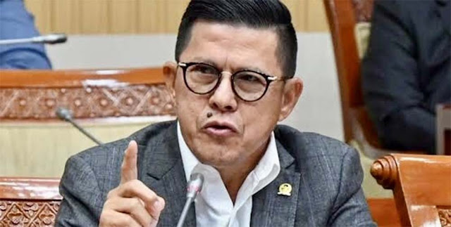 KPK Larang Tersangka Korupsi Pakai Masker, Komisi III DPR: Melanggar Hukum dan HAM!
