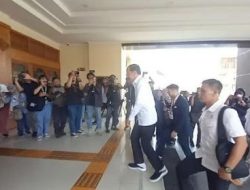 Penampakan Jokowi sebelum Diperiksa soal Ijazah Palsu di Polresta Solo, Sempat Sapa Wartawan!