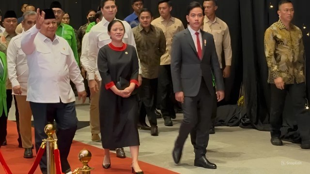 Sinyal Politik di Karpet Merah? Gibran Tersingkir Saat Prabowo, Puan, dan Cak Imin Beriringan!