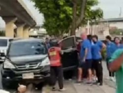Braakk! Bus Persib Bandung Kecelakaan di Thailand, Pecahan Kaca Berserakan