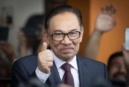 Respons Mengejutkan PM Anwar Ibrahim usai Didesak Mundur oleh Ribuan Demonstran