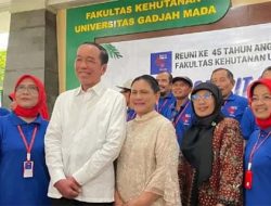 Berkemeja Putih di Reuni UGM, Roy Suryo Sindir Jokowi Post Power Syndrome: Masih Sok Menjabat!